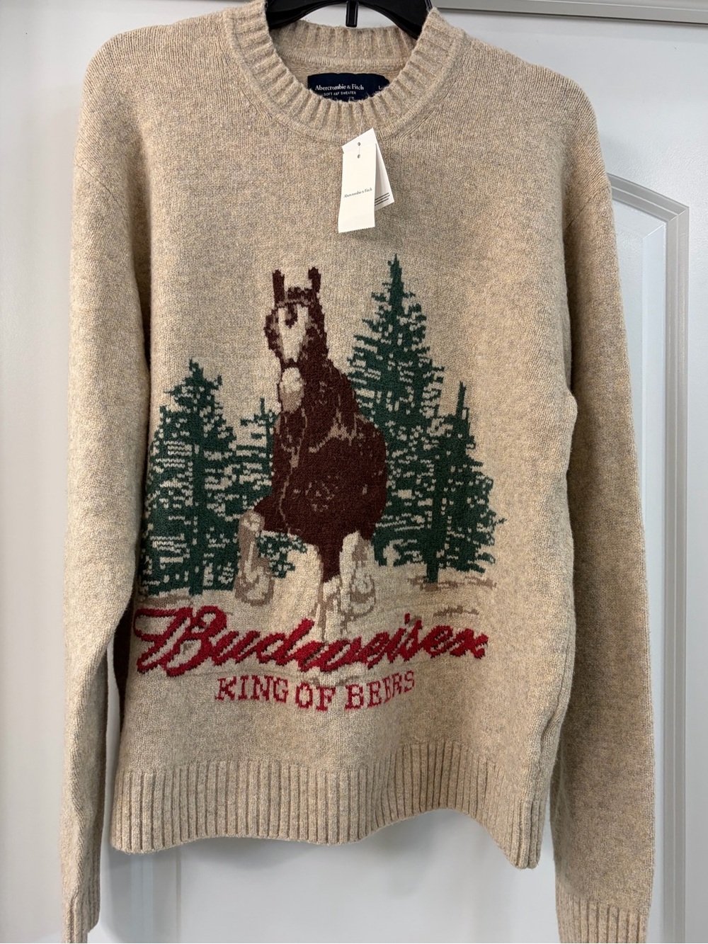 Abercrombie and Fitch/Budweiser graphic crew sweater Clydesdale horse NWT SZ L